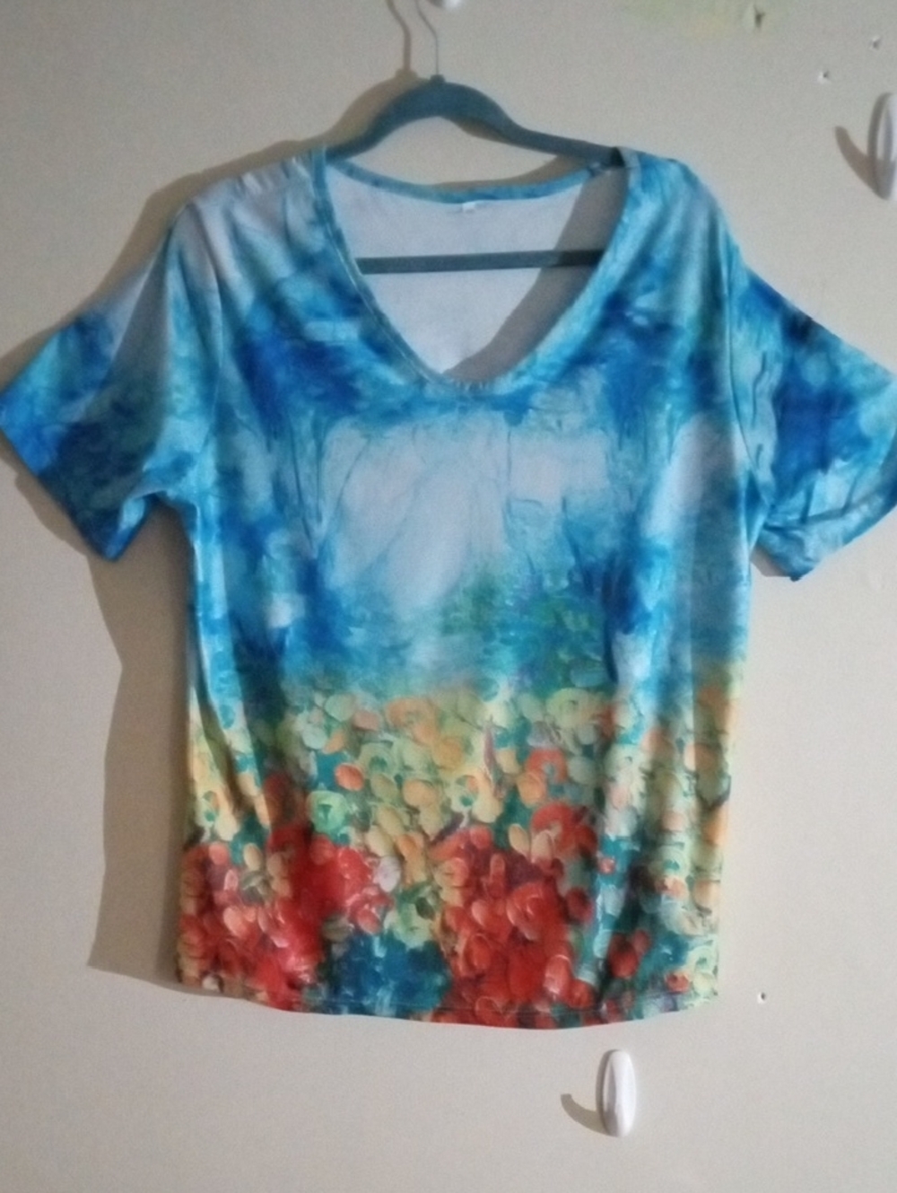 Women’s Blue Tie-Dye V-Neck Floral Hem Short Sleeve Tee 2XL